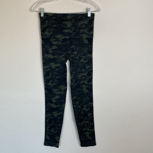 Spanx look at me now green camo leggings women’s large NWT - Picture 5 of 5